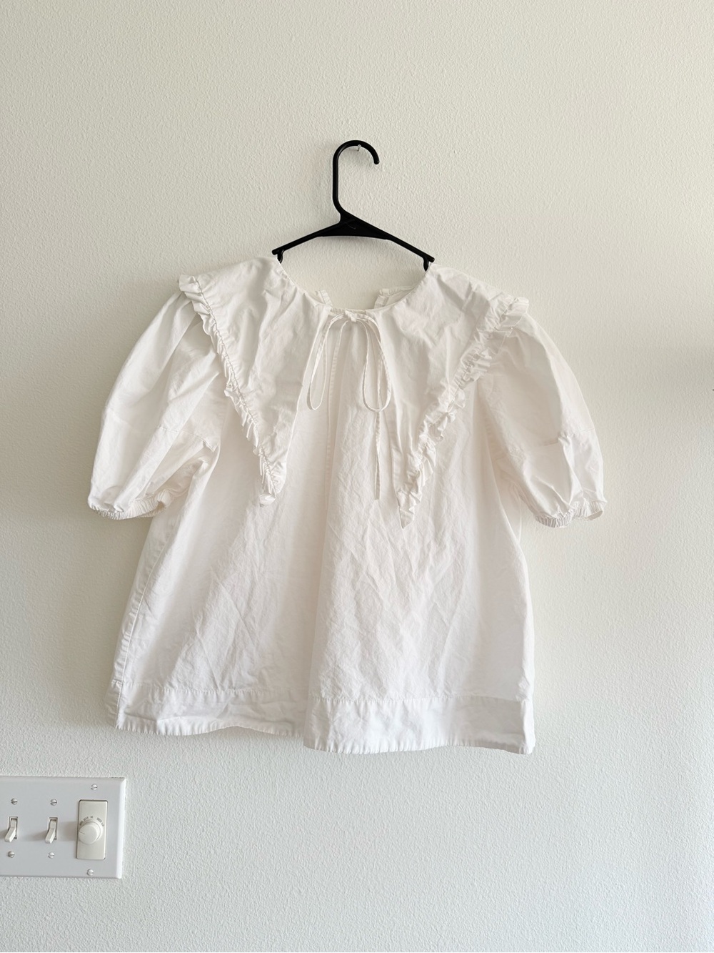 White Ruffle Collar Puff Sleeve Blouse